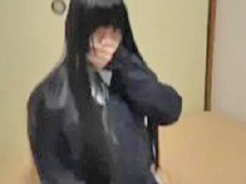 ぱっつん姫カットの黒髪女子校生のパイパンマンコに円光中出し！素人美少女のエロ動画