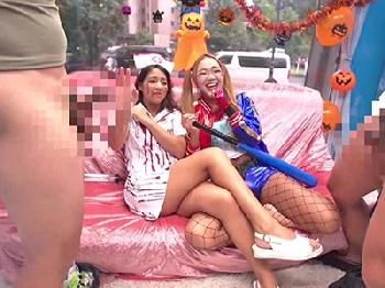 ハロウィンにいたバカギャルたちがマジックミラー号で中出し乱交素人のエロ動画