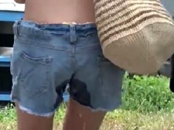 マジックミラー号で寝取られたばかり→外で即失禁しちゃった素人さんがもう一度プロ男優に寝取られ隠し撮り巨乳水着盗撮のエロ動画