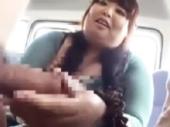 巨デブおばちゃんのフェラチオがうますぎてイっちまったじゃねぇか‥痴女熟女のエロ動画