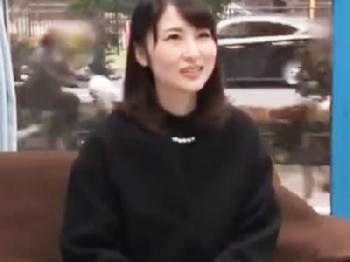 スペンス乳腺マッサで乳首ビン立ちの素人主婦が絶頂絶頂オーガズムを繰り返して意識が朦朧人妻マッサージのエロ動画