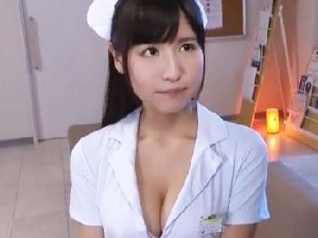 患者の言う事なら何でも聞いてあげちゃう優しい看護師の筆おろしパコ美少女童貞看護婦顔射手コキのエロ動画