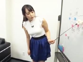 美人お天気お姉さんがレポート指導からの性交指導されちゃう!巨乳美少女OL中出しのエロ動画
