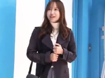 「夫に飽きちゃって‥」隠れ巨乳の欲求不満セレブ妻がマッサージで股間が緩んで寝取られちゃう素人人妻ナンパのエロ動画