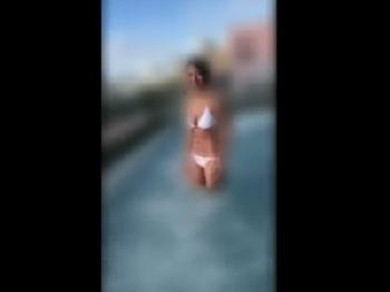 こんがり小麦色に焼けたGカップ素人ギャルとハメ撮り成功!巨乳水着のエロ動画