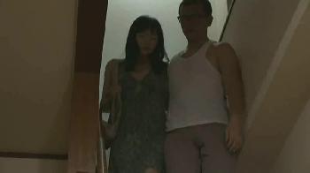 夫が居ない間に密通相手連れ込みイチャハメしまくりな不貞マダム巨乳お姉さん人妻フェラ手コキぶっかけのエロ動画