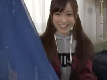 上京したてでお金のない神待ち女子校生と中出しコスハメ素人美少女コスプレ水着のエロ動画