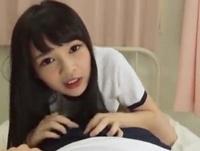 「ねぇ!見せてよぉ」跡美しゅりがマゾ男の肉棒を痴女る美少女ロリM男コスプレフェラ手コキのエロ動画