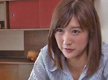 色か漂う息子の担任教師に下半身の欲情が止められない母巨乳女教師神波多一花のエロ動画