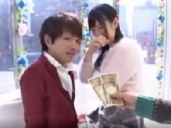 「勃ってる…♥」アルバイト仲間の男女が欲情して即ずぼ素人美少女ナンパのエロ動画