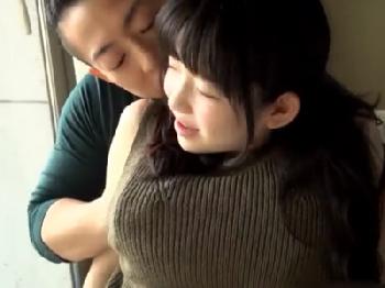 童顔カワ黒髪美形少女が白昼ホテルでイケメン男性器に顔面射精されて恍惚イキ素人美少女ロリ顔射のエロ動画