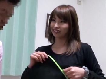 「今日だけだからね？」本番禁止なデリ嬢がその場のノリで中出しセックスW素人お姉さん痴女コスプレのエロ動画