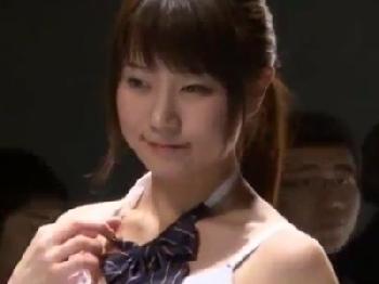 ランジェリーファッションショー中のモデルをレイプショー女子校生美少女愛音まひろのエロ動画
