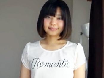 シンガーソングライターを目指す素人美形少女のパイパンマンコに大量中出し美少女のエロ動画