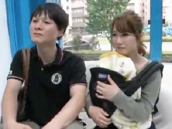 子連れの新婚素人ナンパ→初対面男性が奥様を中出し寝取り!巨乳お姉さんのエロ動画