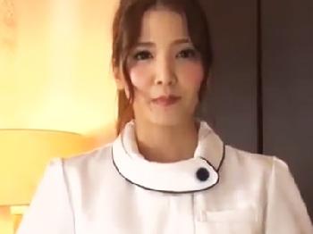 「すごい出たわね～」美人エステティシャンのベロキス手コキで大量射精お姉さん痴女のエロ動画