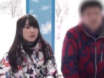 『なんで中に出しちゃったの…』男友人に生肉棒を挿入され中出しされるパイパン娘美少女ロリ盗撮のエロ動画