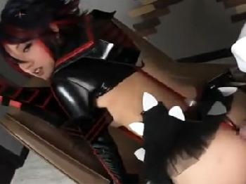 キルラキルコスプレ姿の美形お姉さんが感度抜群マンコをピスハメされて本気絶頂ぶっかけのエロ動画