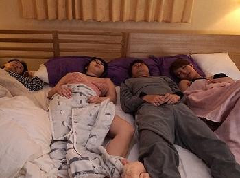 これは拷問か!?絶対に手を出してはいけないデカパイ姉2人と添い寝することになったんだが…巨乳お姉さん近親相姦3P君島みお宝田...