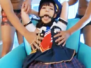 一人Hが日常というコスプレ好きの美形少女女子校生を拘束して調教中出しセックス美少女パイパン3Pのエロ動画