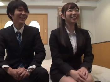 お金に目が眩んだOLさんが同僚とカメラの前で中出しセックス！素人お姉さん盗撮のエロ動画