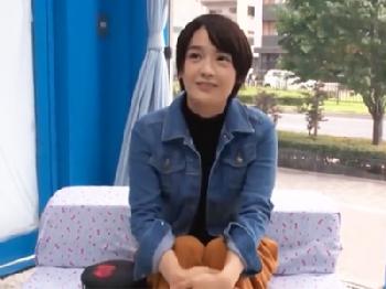 ショートヘアのボーイッシュ素人娘がマジックミラー号に乗ってしまい生中出しされ悶絶お姉さんのエロ動画