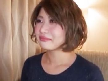 脱いだら巨乳が登場!エッチ好きな色っぽい奥様とほろ酔い状態で浮気ハメ撮り素人人妻のエロ動画