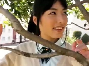 最高級肉体の黒髪美形少女がオジサンペニ棒で激ハメされて本気イキ女子校生ぶっかけのエロ動画