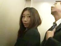 美人痴女オフィスレディがエレベーターで男を逆痴漢しそのままバックでパコる巨乳お姉さんOLのエロ動画