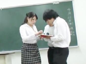 男子校で弱みを握られ性欲処理女として扱われる痴女性教師巨乳女教師パンストフェラパイズリオナニー3P痴漢由來ちとせのエロ動画