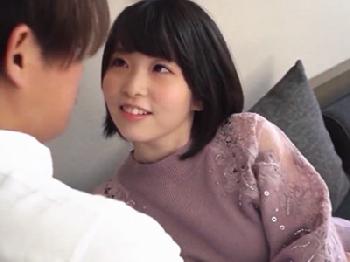 射精後もしごくのを止めない黒髪美形少女の手コキで悶絶発射W素人美少女のエロ動画