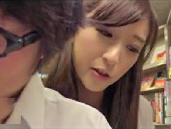 「いっぱい出したぁ～♥」本屋さんで逆痴漢に出くわしました…巨乳お姉さん痴女のエロ動画
