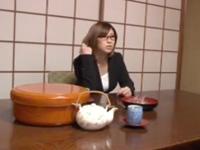 酔っ払った巨乳女性上司の胸チラに我慢できずハメ開始→濃密精液中出しドクンドクンWお姉さんOLのエロ動画