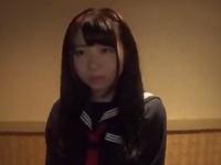 大人しくて従順なつるぺたオッパイ女子校生を人知れずホテルに呼び込み円光ハメ撮り素人顔射のエロ動画