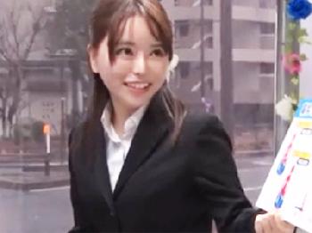 同僚同士が密室で初めての素股に挑戦！勤務中にも関わらず理性を保てず欲望のままガチSEX！巨乳素人お姉さんOL中出し盗撮のエロ...