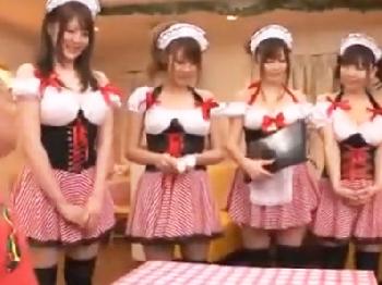 お母さんさんバレー帰りの奥さんが汗ばむ身体をエロストレッチ素人人妻ナンパのエロ動画