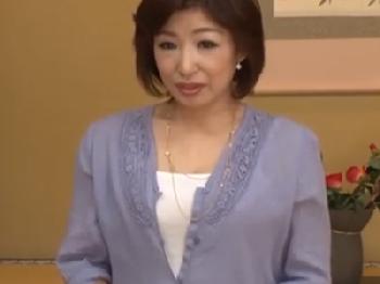 色欲過多なヘンタイオバさんの熟練テクフェラチオで精液口内発射!巨乳素人熟女のエロ動画