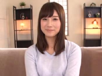 アイドル級ガチ美形少女がぶっといペニ棒におマンコかき回され潮吹き絶頂絶頂昇天！巨乳美少女ロリ顔射初川みなみのエロ動画