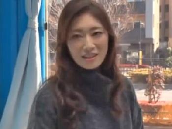 『そっち…すごぃい…！』マジックミラー号でケツの穴初体験！中出しまでされてアヘるビックおっぱい素人巨乳お姉さん痴女アナルのエ...