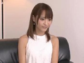 いきなり現れた性豪の男たちに出会って4秒で即挿入ぶっかけされる美形少女美少女顔射のエロ動画