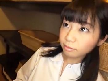 黒髪の童顔娘を温泉旅行に連れ出して犯しまくった個人撮影映像!素人美少女ロリ中出しハメ撮りのエロ動画