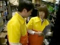 アルバイトだけじゃ生活していけない女子校生が店長男根の奴隷になる素人フェラのエロ動画