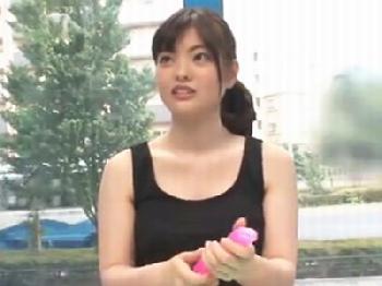 マッサージと聞かされてマジックミラー号にやってきたすまし顔のお姉さんに中出し素人のエロ動画