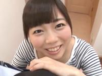 夫が好きすぎて返ってくるやいなや玄関でフェラチオ抜きする新婚奥様巨乳美少女人妻手コキのエロ動画
