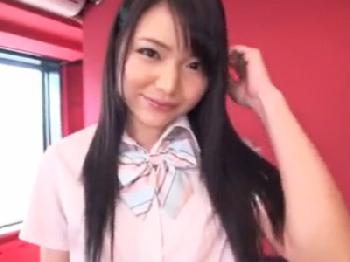 大学のアイドル女子大生を宅飲みに誘ってほろ酔い中出し素人美少女ロリのエロ動画