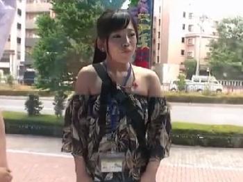 監督志望の女性ADが中出し&顔面射精されて業界の厳しさを体験W巨乳素人お姉さん顔射のエロ動画