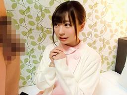 病院前でガチゲットした休憩中の看護師がサクッと筆おろし素人美少女看護婦のエロ動画
