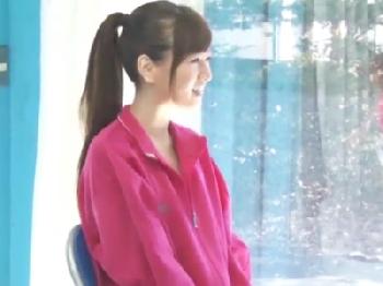 陸上部の女子大生をマジックミラー号に誘い込みナマ中出しマッサージ素人美少女のエロ動画