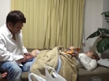 ゲスオジサンのギャル連れ込み隠し撮り！お金のためとは言えオジサン陰茎にアンアンよがる感度抜群GAL巨乳素人盗撮のエロ動画