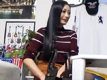 ナンパで捕獲したスレンダー妻をパコリ部屋に連れ込み寝取り中出しハメを隠し撮り素人人妻盗撮のエロ動画